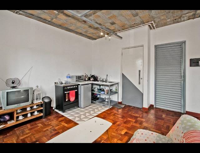 0.5 BEDROOM APARTMENT FOR SALE IN MABONENG
